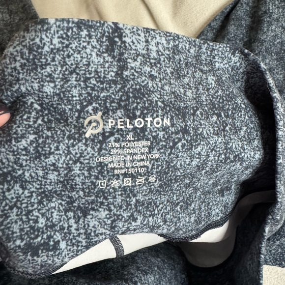Peloton Cadent crop leggings size XL - Picture 3 of 3